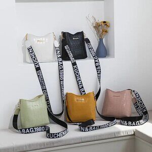Crocodile Pattern Crossbody – Gold Hardware & Strap